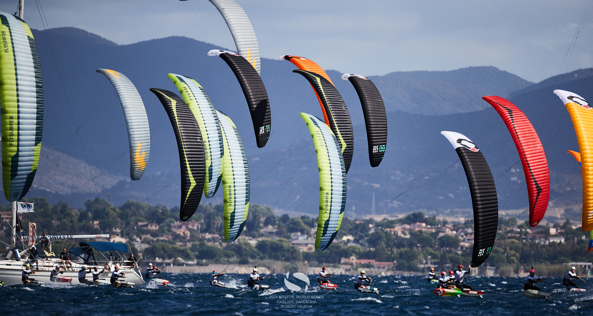 Kitefoil Race start on Sardinia